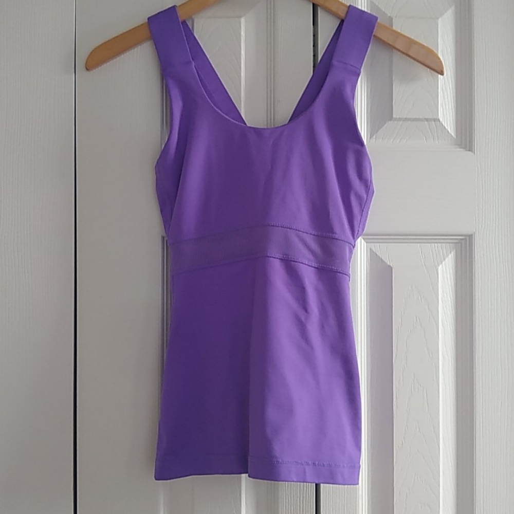 Lululemon tank with built in bra, size 6, lilac